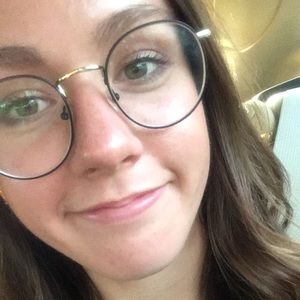 Meet your Posher, Abby